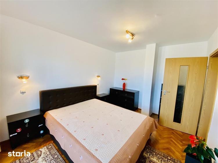 Apartament cu 4 camere decomandat în Ștrand