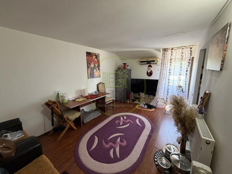 Casă individuală cu 8 camere cu Teren 1787 Mp în Mofleni