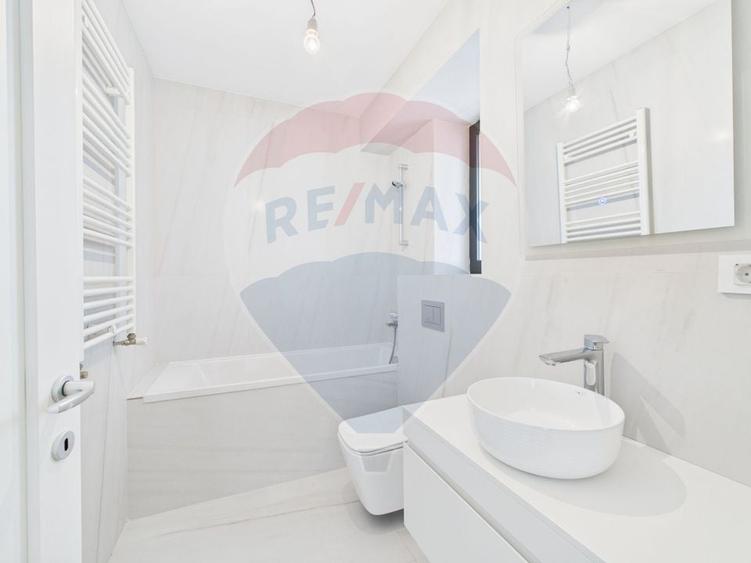 Apartament cu 3 camere decomandat în Nord