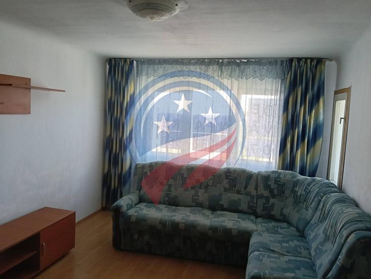 Apartament cu 2 camere semidecomandat în Craiovița Nouă