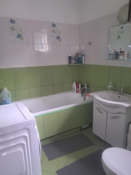 Casă cu 3 camere decomandat în Făcăi