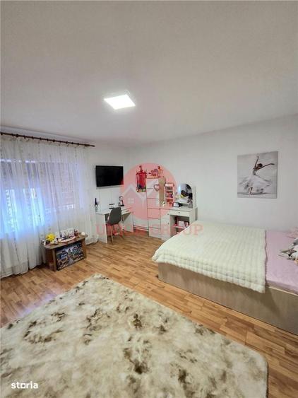 Casă cu 4 camere în Central