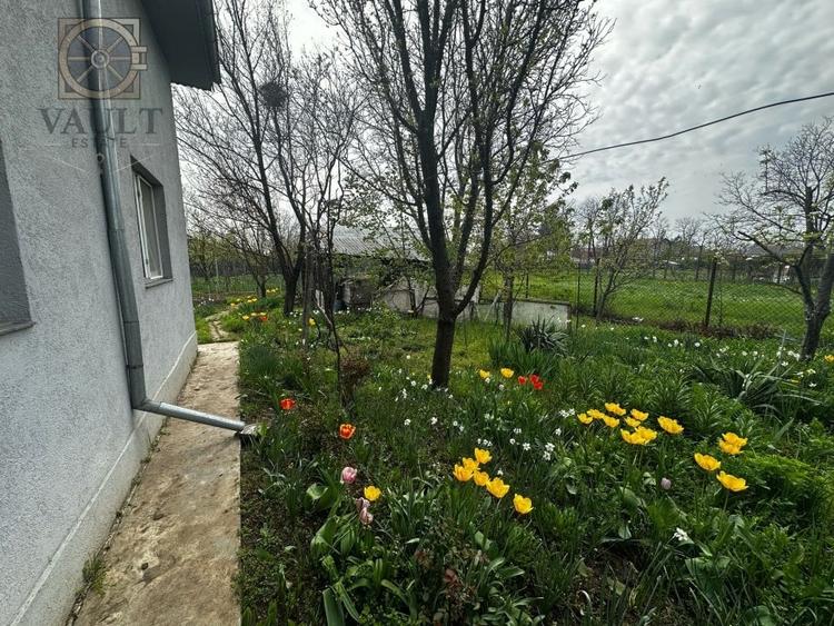 Casă individuală cu 5 camere cu Canalizare în Frumușani