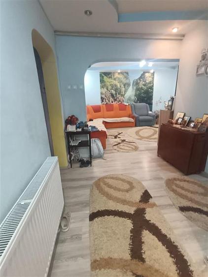 Apartament cu 3 camere decomandat, mobilat în Plantelor