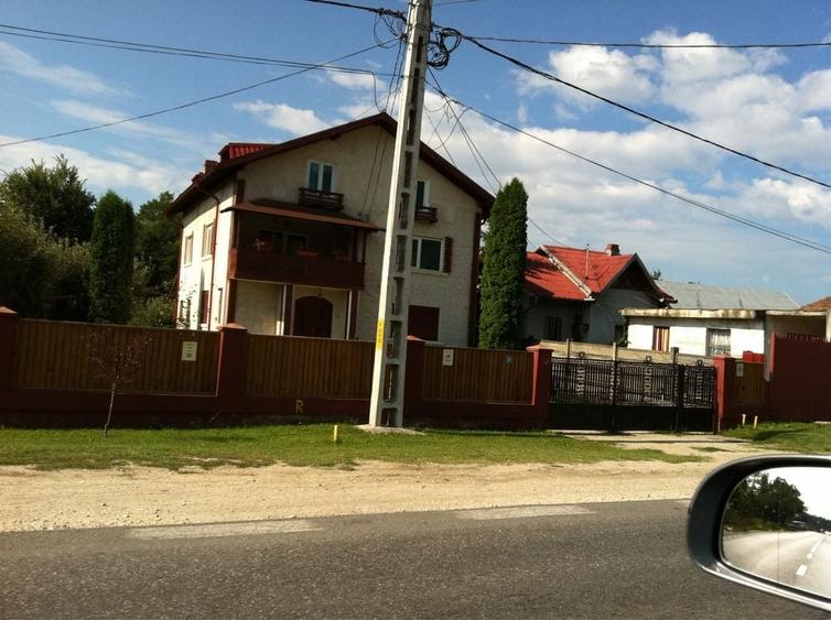 Casă cu 4 camere în Valea Ursului