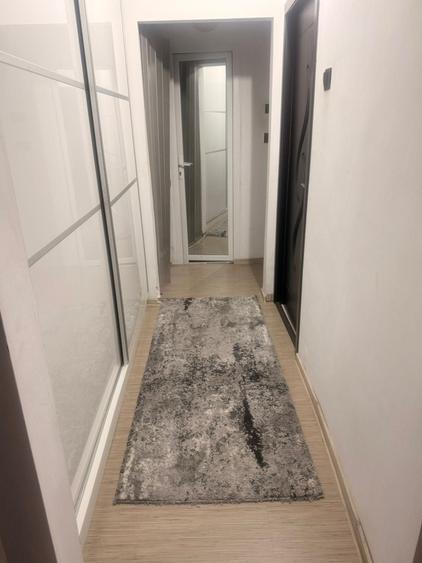 Apartament cu 3 camere decomandat în Exterior Vest