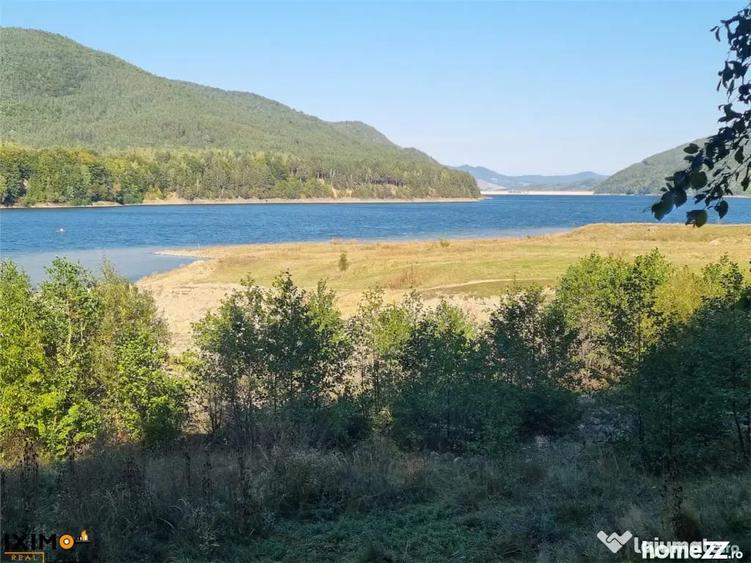 Teren de 6000 mp, în Central