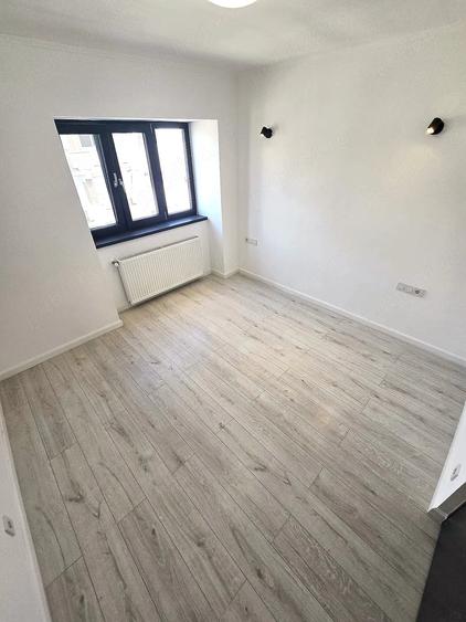 Apartament cu 3 camere semidecomandat în Ultracentral