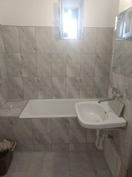 Apartament cu 2 camere decomandat, mobilat în Sud