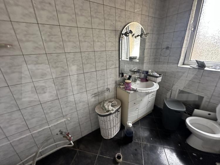 Casă individuală cu 6 camere cu Canalizare în Nord