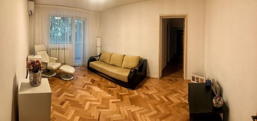 Apartament cu 4 camere în Drumul Taberei