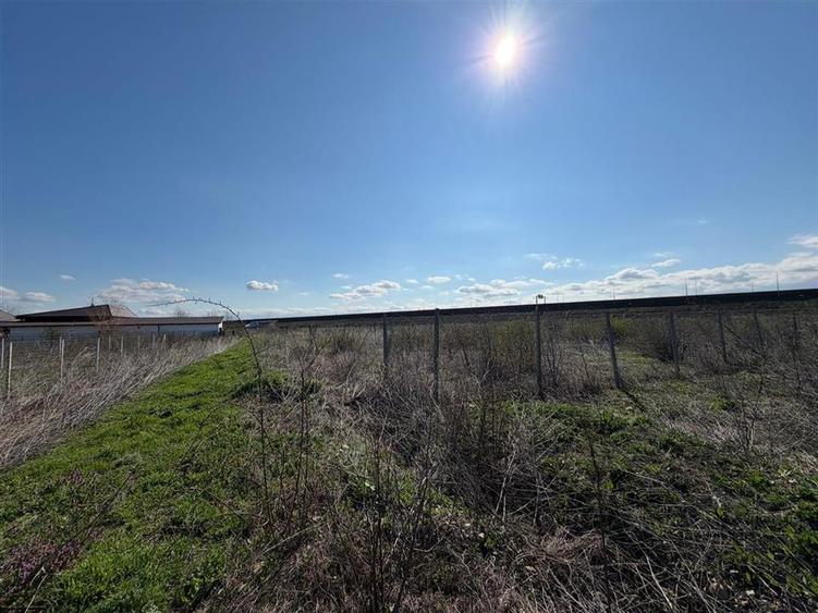 Teren Construcții intravilan de 700 mp, în Exterior Nord