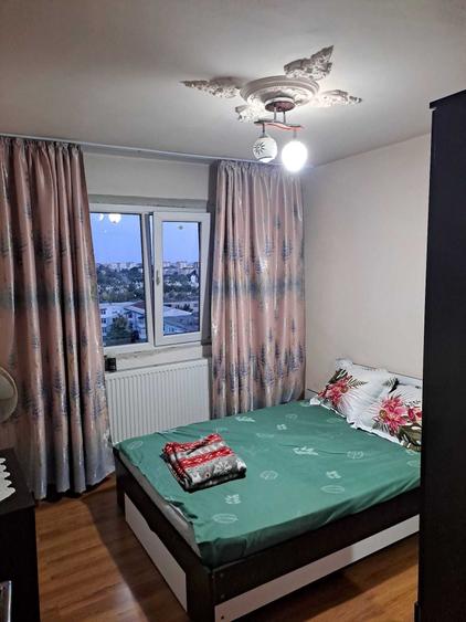 Apartament cu 2 camere semidecomandat în Craiovița Nouă