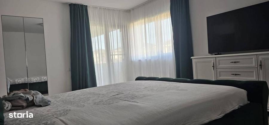 Casă cu 4 camere în Ciupercenii Noi