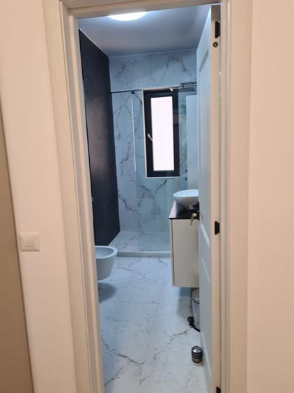 Apartament cu 2 camere decomandat în Parcul Carol