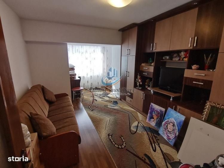 Apartament cu 3 camere decomandat în 1 Mai