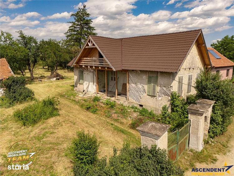 Casă cu 3 camere cu Teren 2770 Mp în Ozun