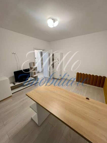 Apartament de vanzare semidecomandat ,3 camere 65,63 mp , zona  Vivo - 4