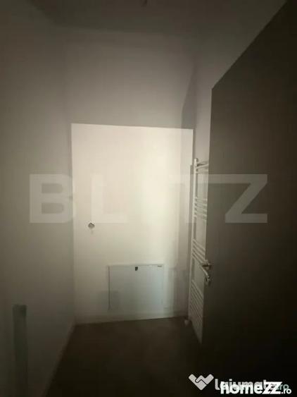 Apartament cu 3 camere decomandat în Micro 6