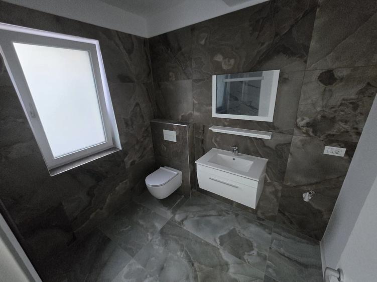 Apartament cu 2 camere decomandat în Girocului