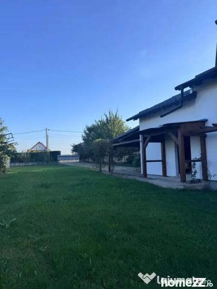 Casă cu 3 camere cu Teren 1500 Mp în Horodnic