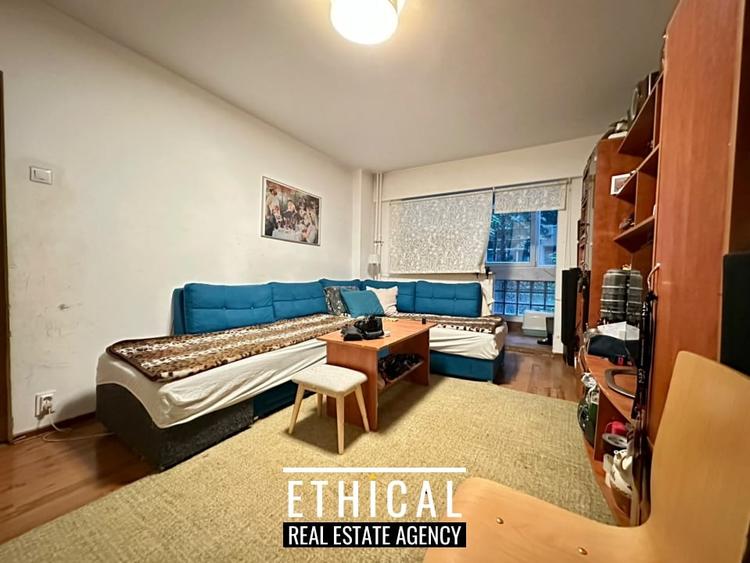 Apartament cu 3 camere decomandat în Drumul Taberei