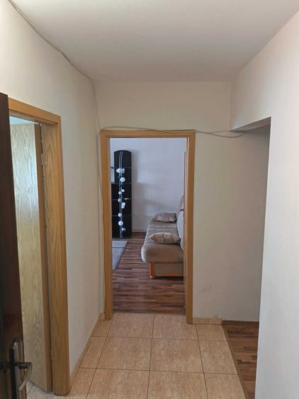 Apartament cu 4 camere decomandat în Zorilor