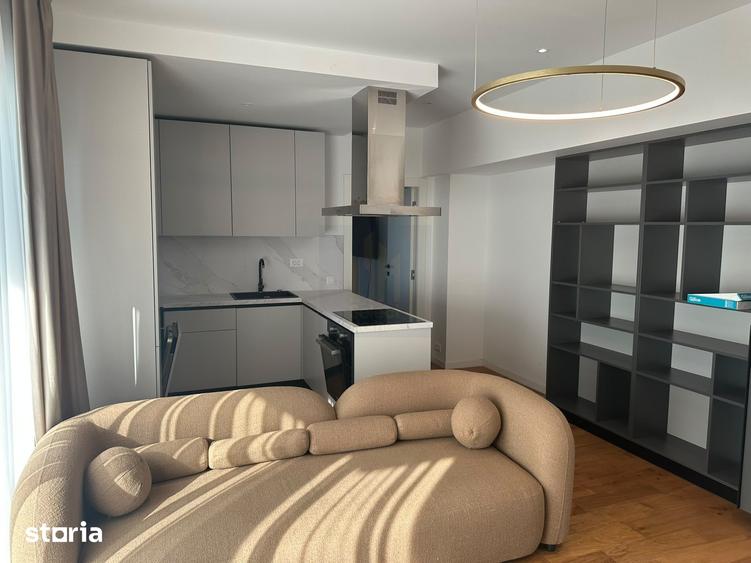 Apartament cu 2 camere semidecomandat, mobilat în 13 Septembrie