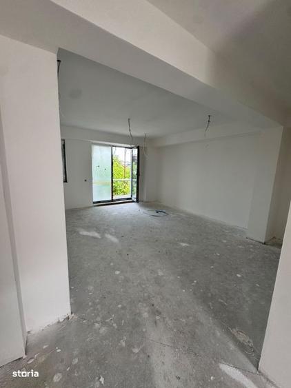 Garsonieră în Vest