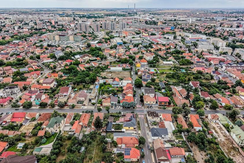 Casă cu 5 camere cu Teren 367 Mp în Pârneava