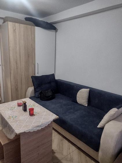 Garsonieră semidecomandată în Apărătorii Patriei