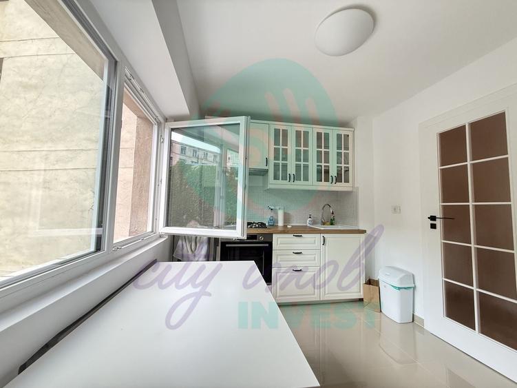 Apartament cu 4 camere decomandat, mobilat în Magheru