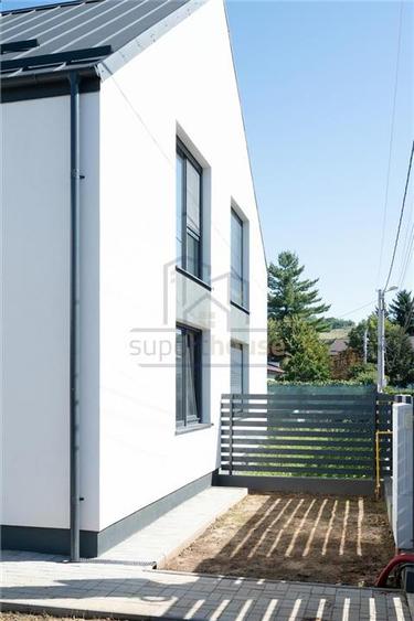 Duplex cu 4 camere cu Teren 250 Mp în Mușcel