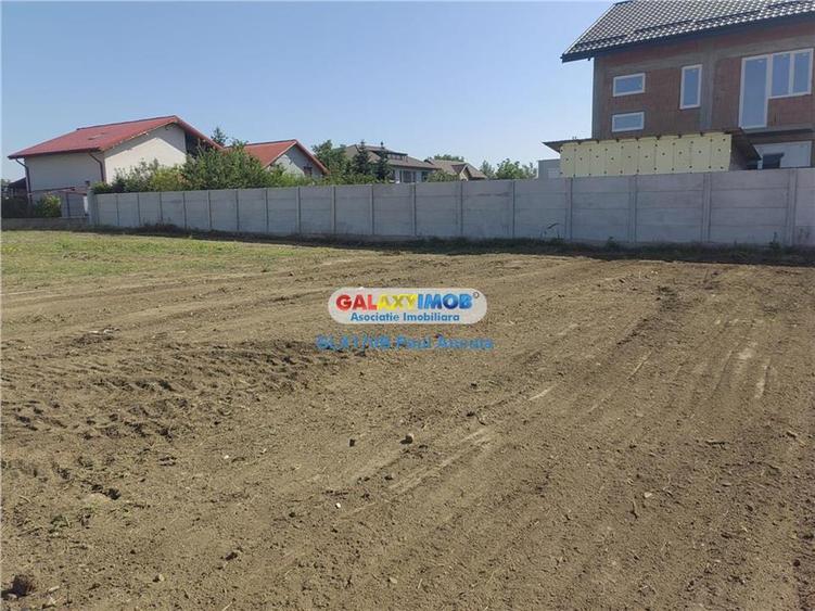 Teren intravilan de 1410 mp, în Sud