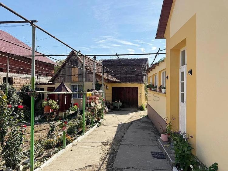 Casă cu 3 camere cu Teren 1813 Mp în Husasău de Tinca