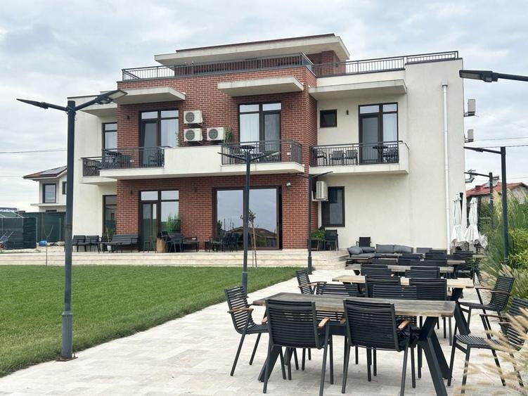 Casă cu 4 camere cu Teren 1500 Mp în Central