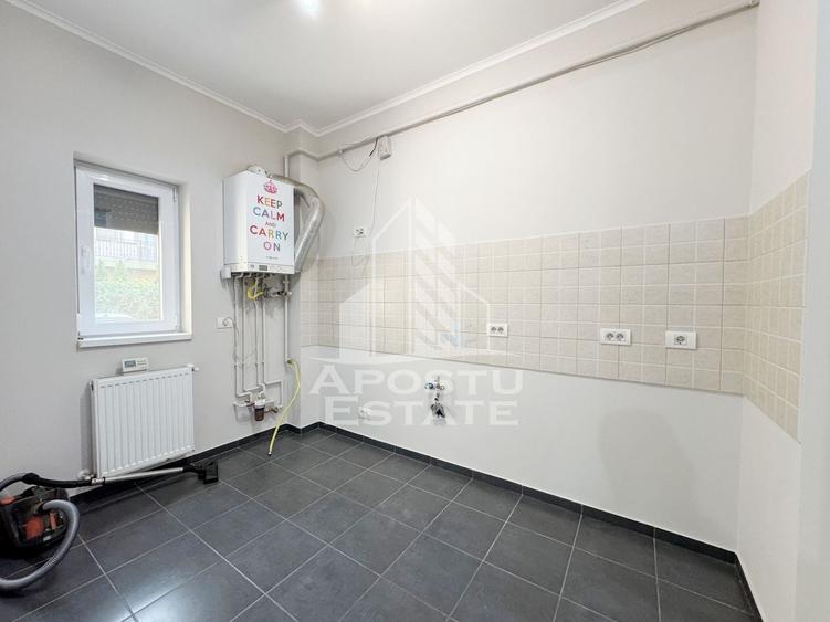Apartament cu 3 camere semidecomandat în Braytim