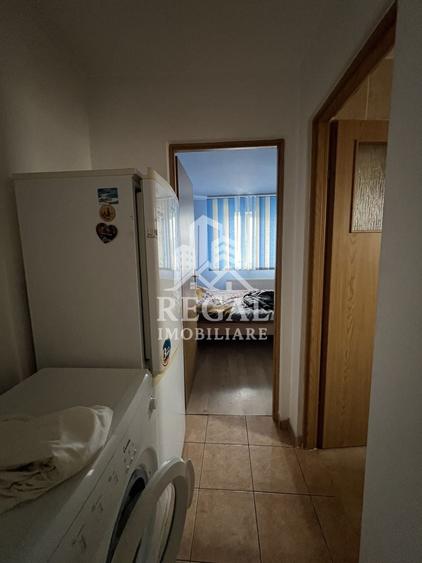 Apartament cu 2 camere decomandat, mobilat în Micro 4