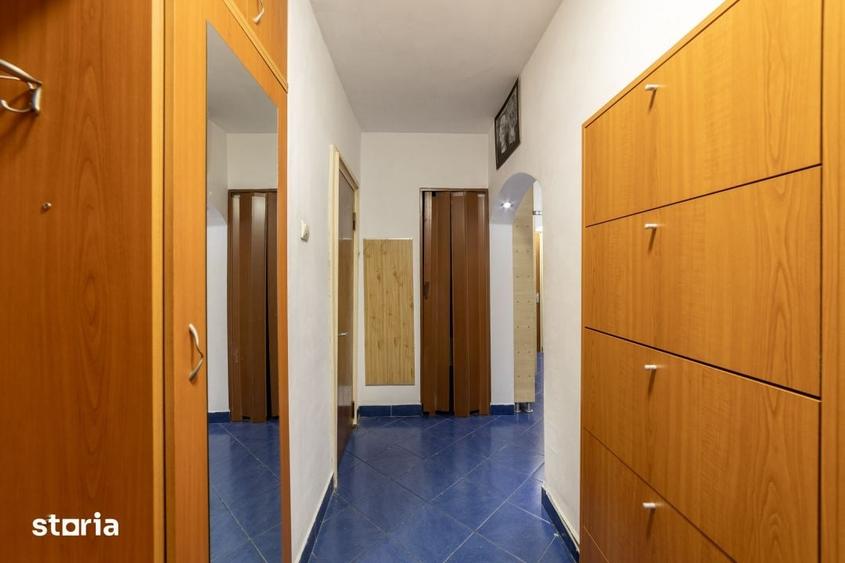 Apartament cu 3 camere decomandat, mobilat în Tei
