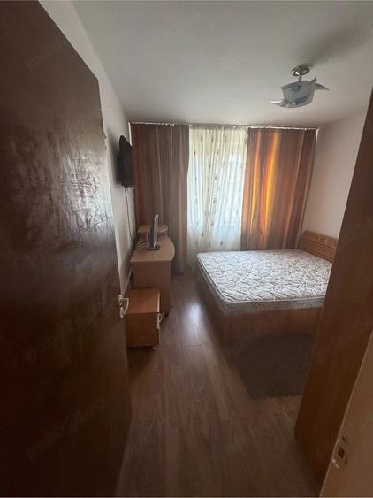 Apartament cu 3 camere decomandat în Crângași