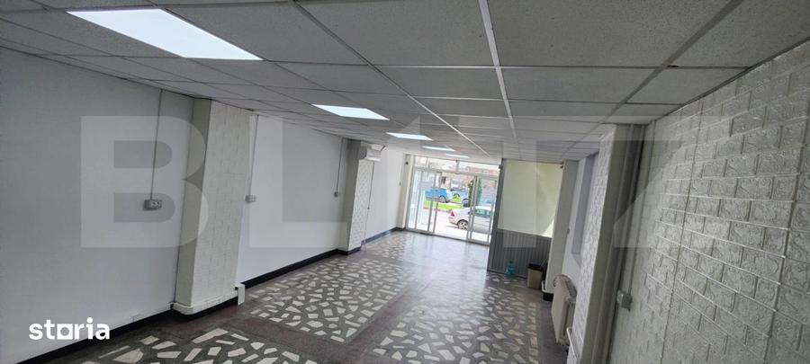 Spațiu comercial, de 50 mp, în Micro 5