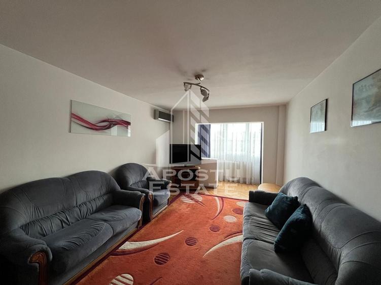 Apartament cu 3 camere decomandat în Aradului