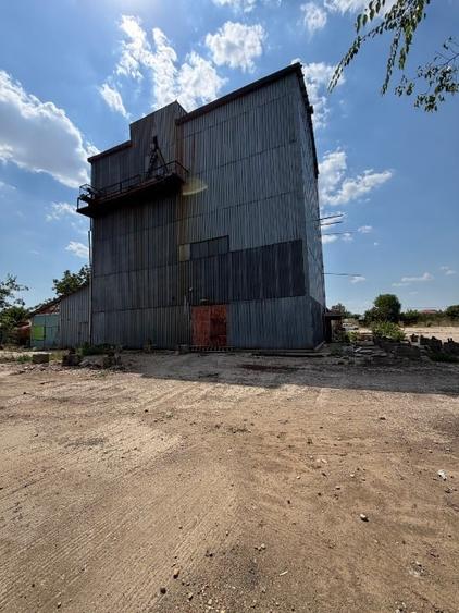 Spațiu industrial, de 2,429 mp, în Frumușani