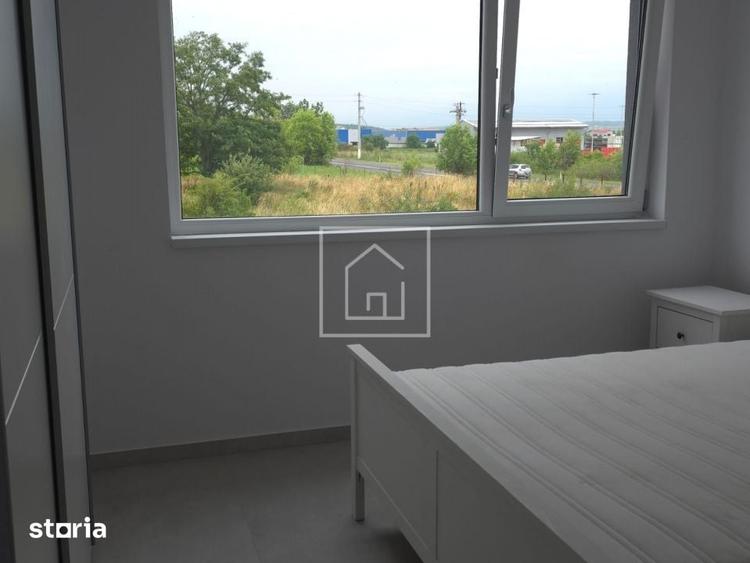Casă cu 5 camere cu Teren 160 Mp în Cristian