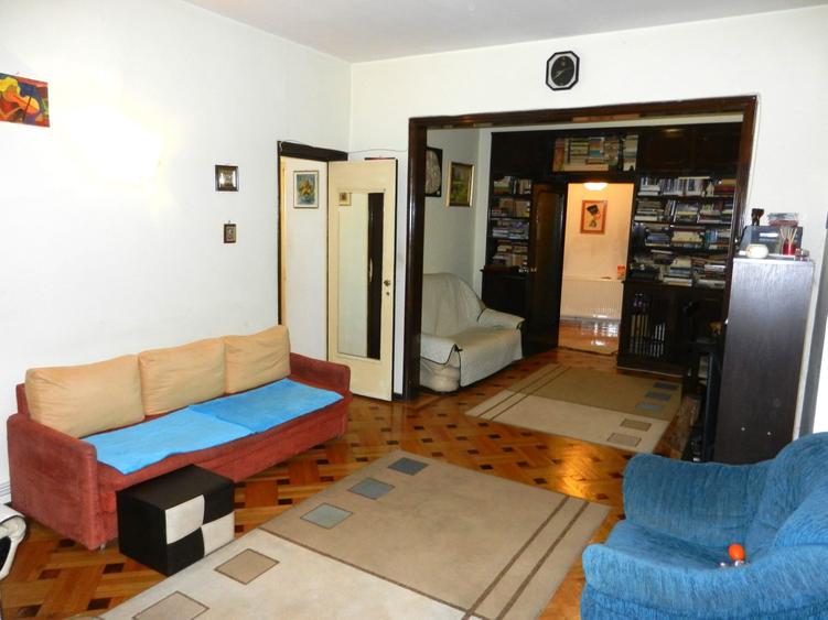 Apartament cu 3 camere circular în Universitate