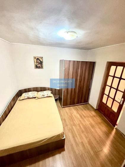 Casă individuală cu 5 camere cu Canalizare în Sud-Vest