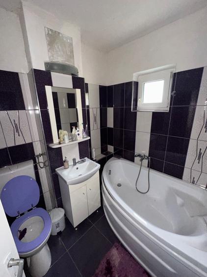 Apartament cu 3 camere decomandat în Calea Dumbrăvii