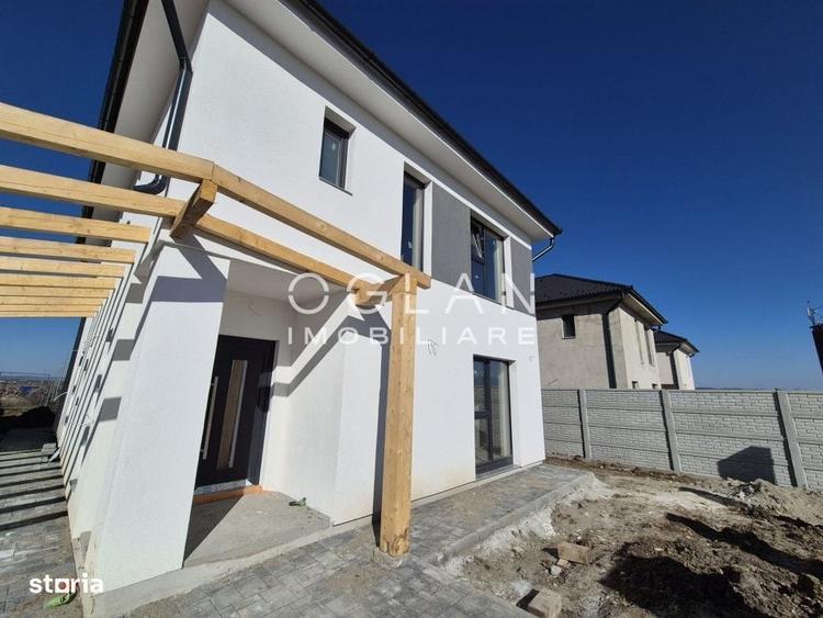 Casă cu 4 camere în Șura Mică