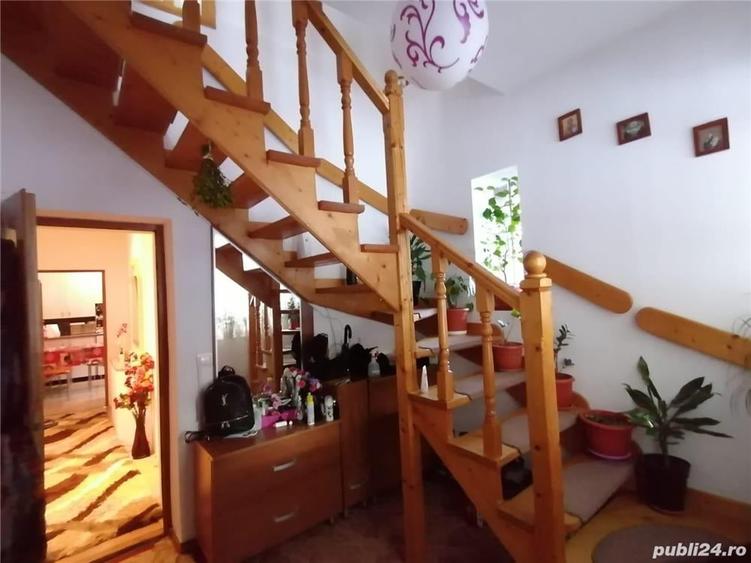 Casă cu 5 camere cu Teren 550 Mp în Central
