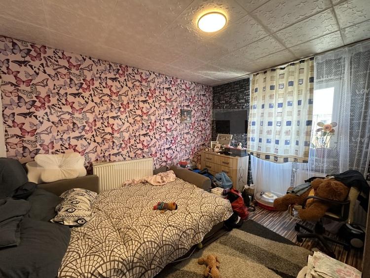 Apartament cu 3 camere decomandat, mobilat în 9 Mai